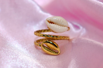 Cowrie gold ring
