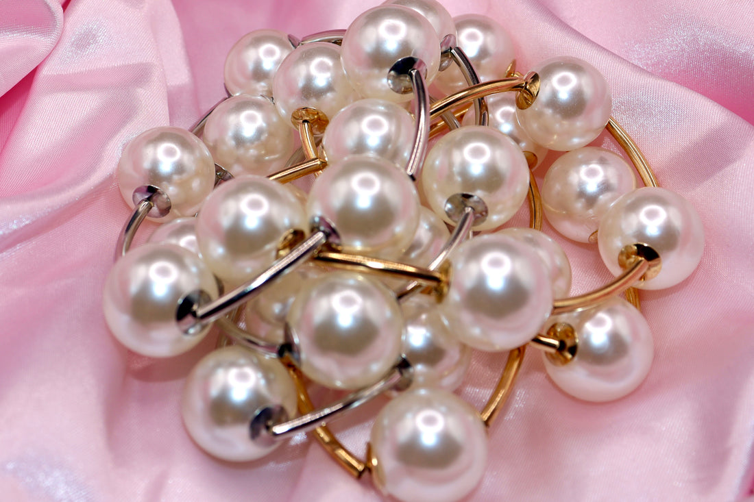 Two tone chunky pearls
