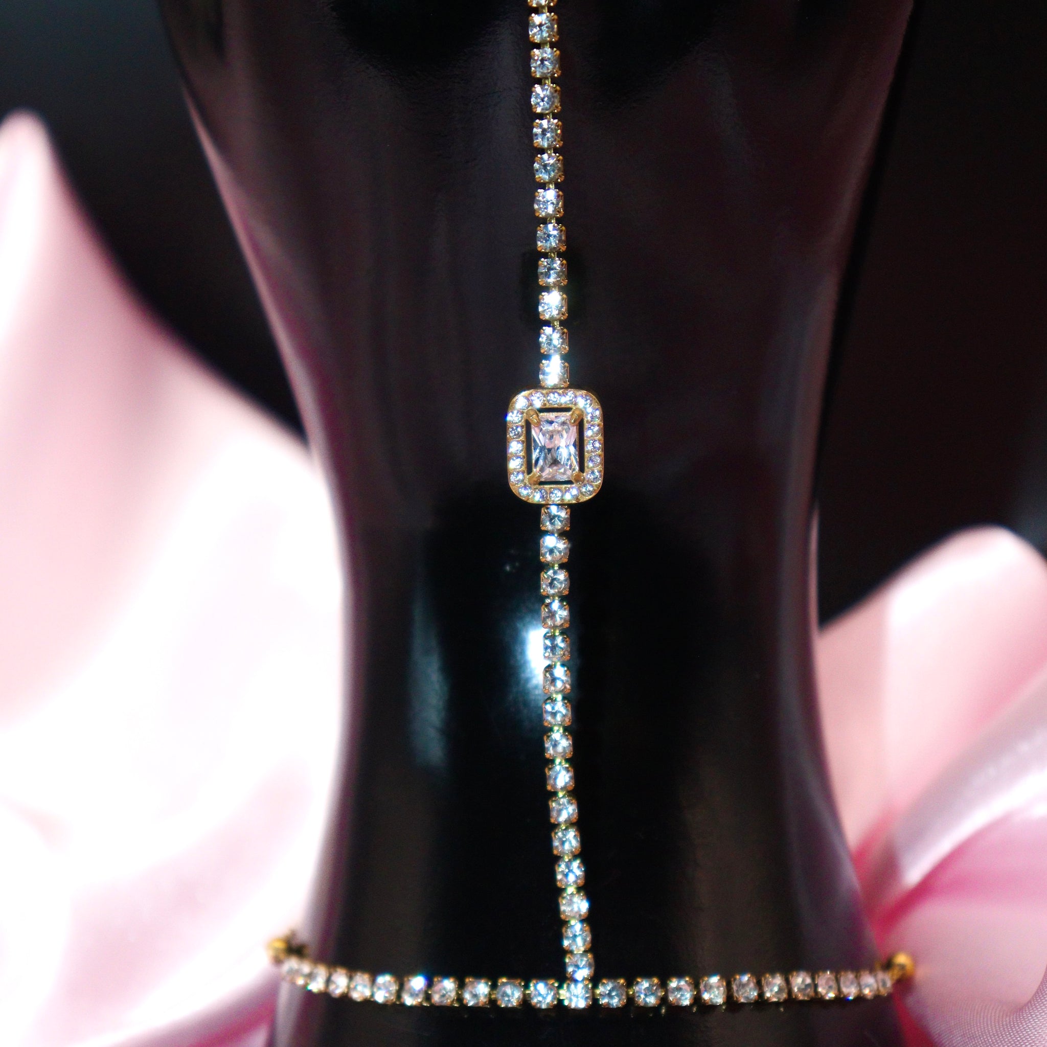 Chic hand chain
