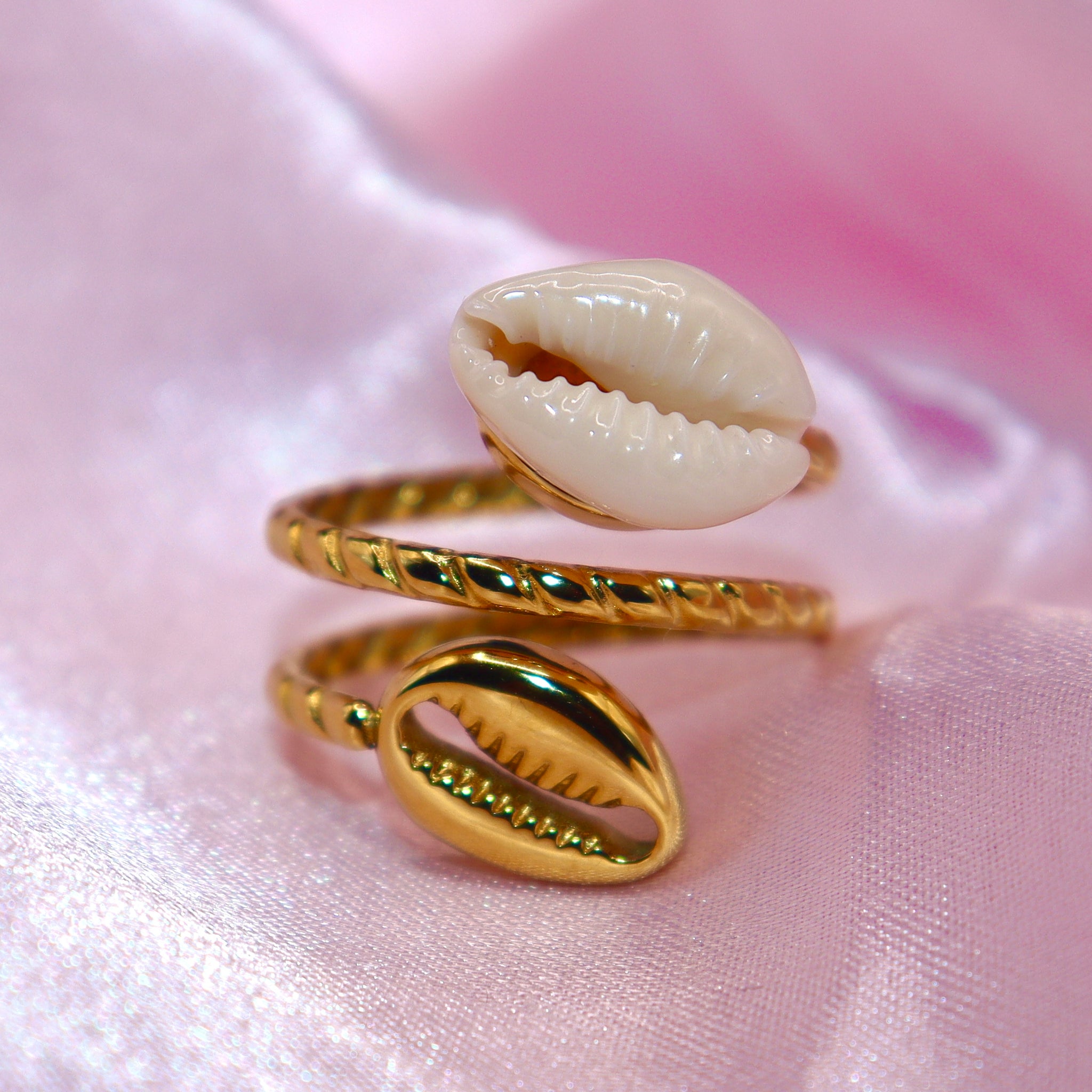 Cowrie gold ring