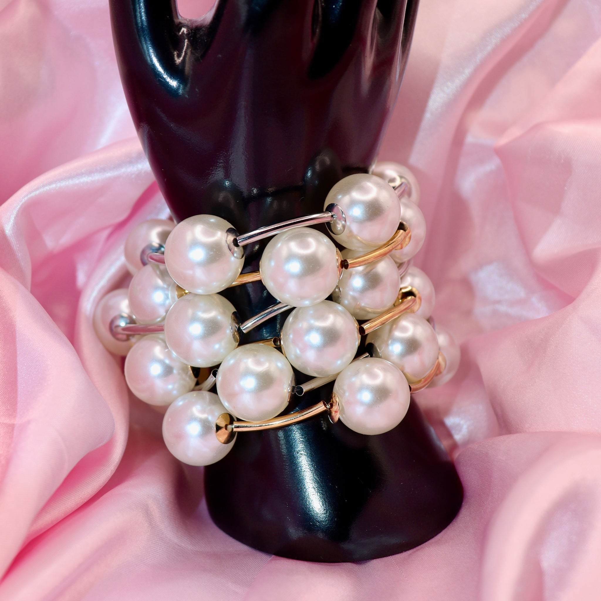 Two tone chunky pearls